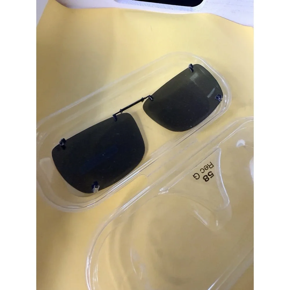 Solar Shield Polarized Clip On Sunglasses 58 Rec g Fits Plastic Frames Black